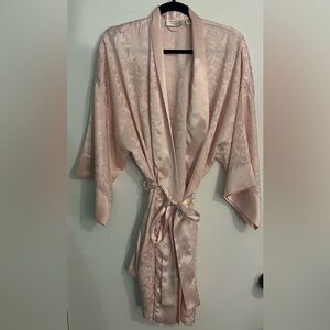 Vintage Victoria's Secret Womens Gold Label Pink Embossed Short Satin Robe O/S